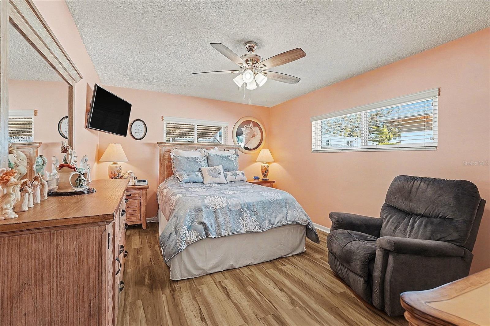 1659 S LAKE AVE #1 — photo 16