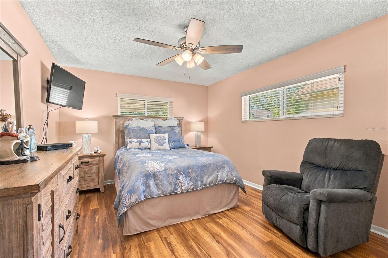 1659 S LAKE AVE #1 — photo 25