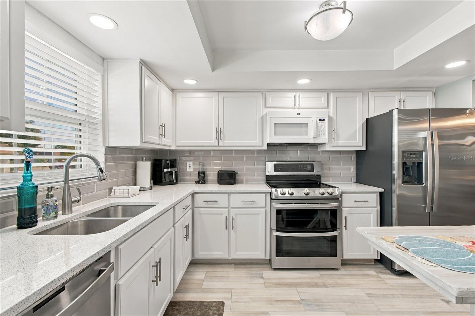 1659 S LAKE AVE #1 — photo 16