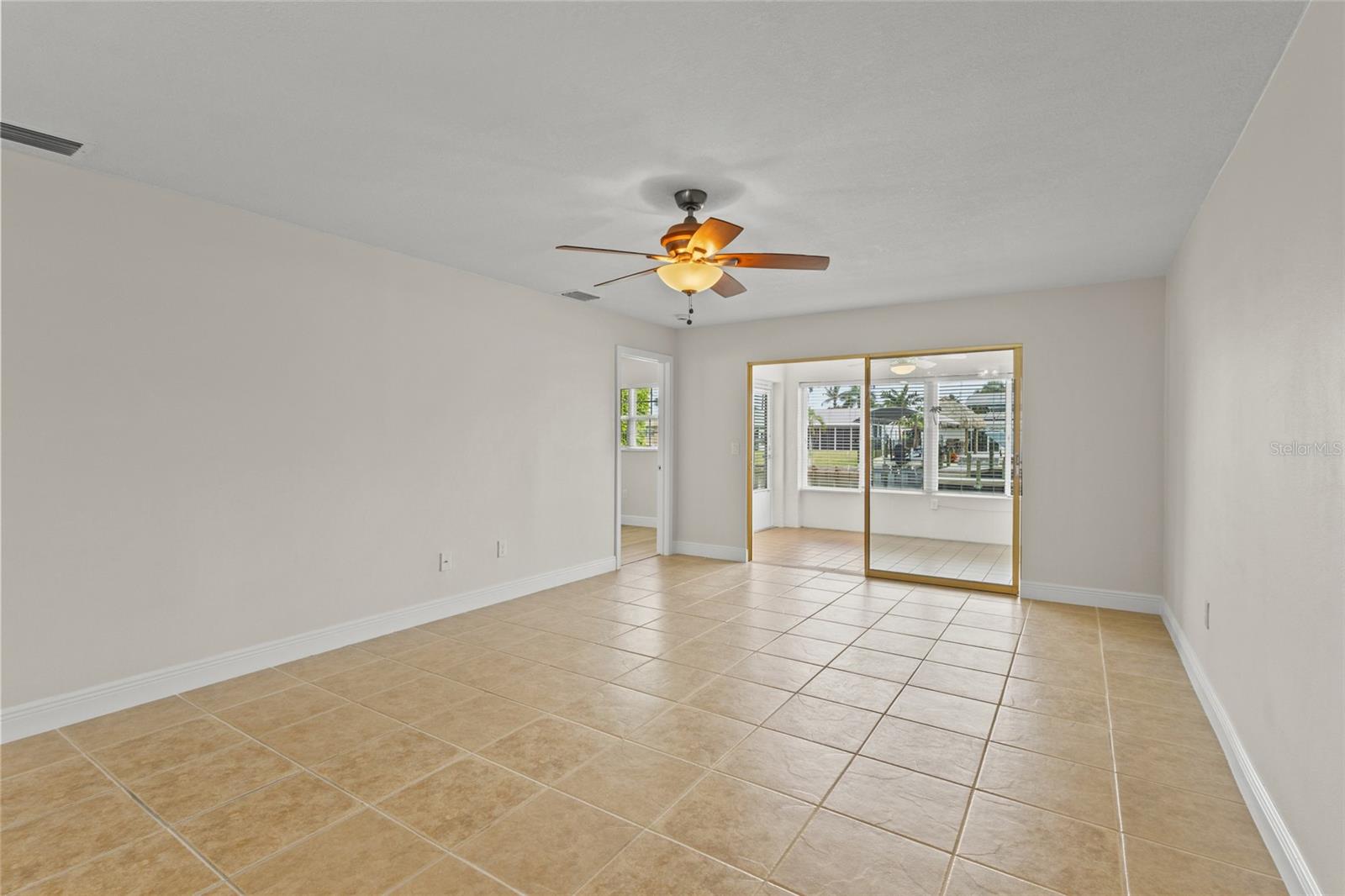 9821 HERNANDO CT — photo 8