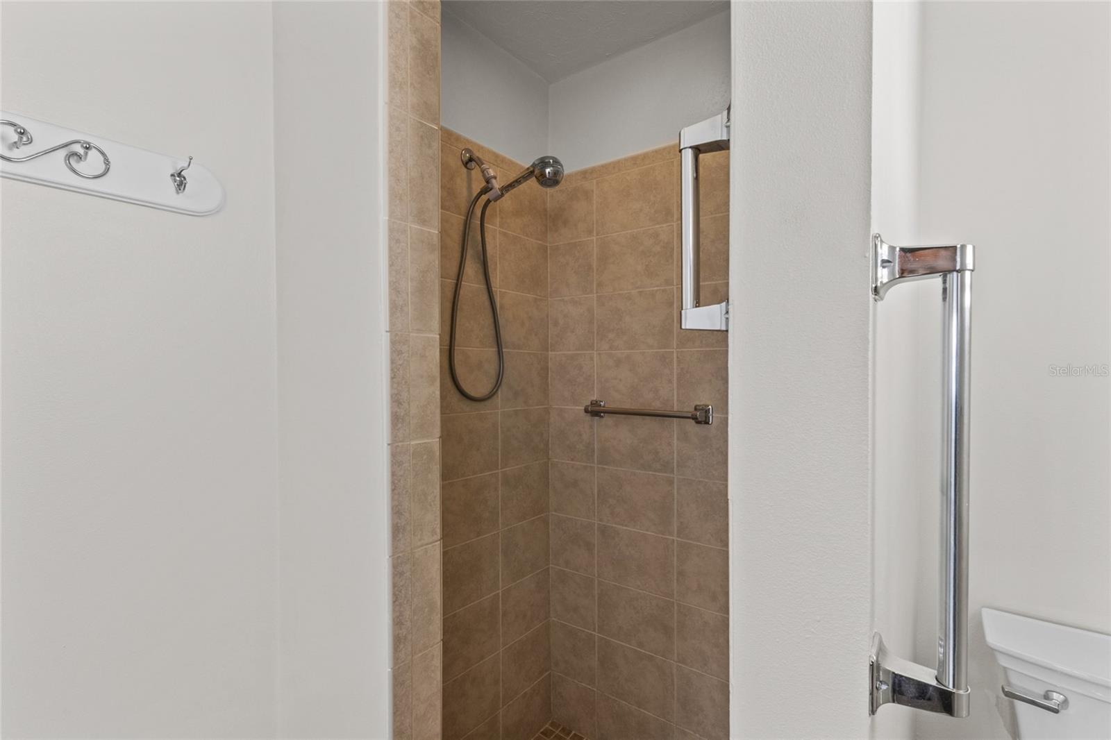 9821 HERNANDO CT — photo 13
