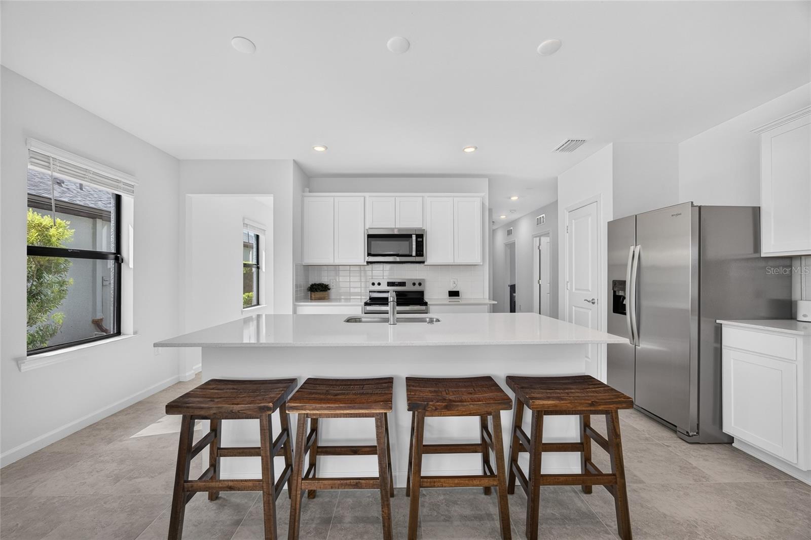 6492 SILVERSTAR DR — photo 8