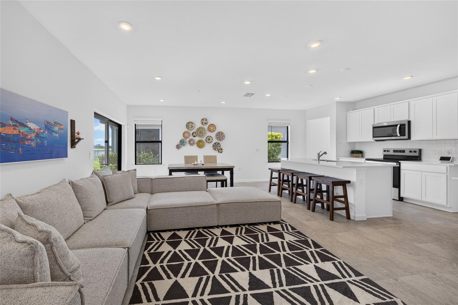 6492 SILVERSTAR DR — photo 5