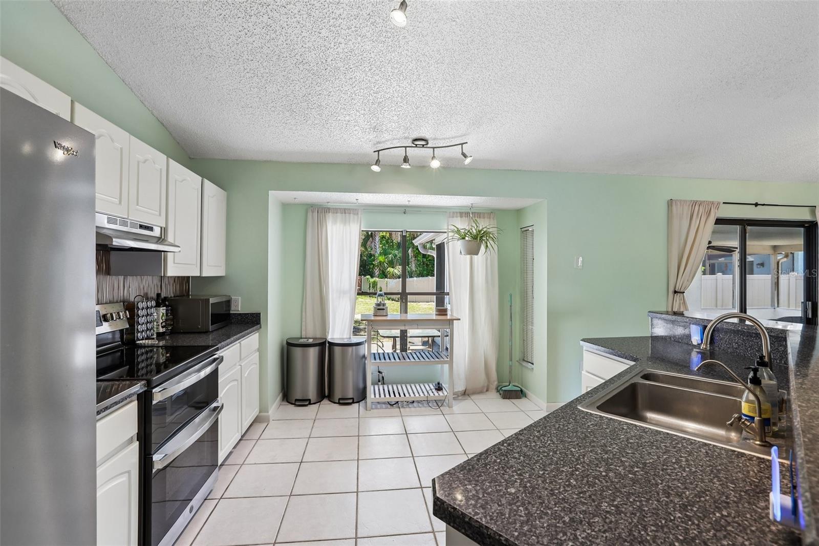 6805 LONGPOINTE WAY — photo 8