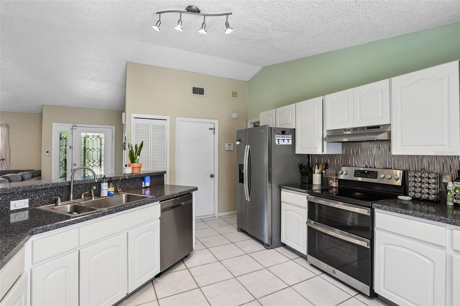 6805 LONGPOINTE WAY — photo 11