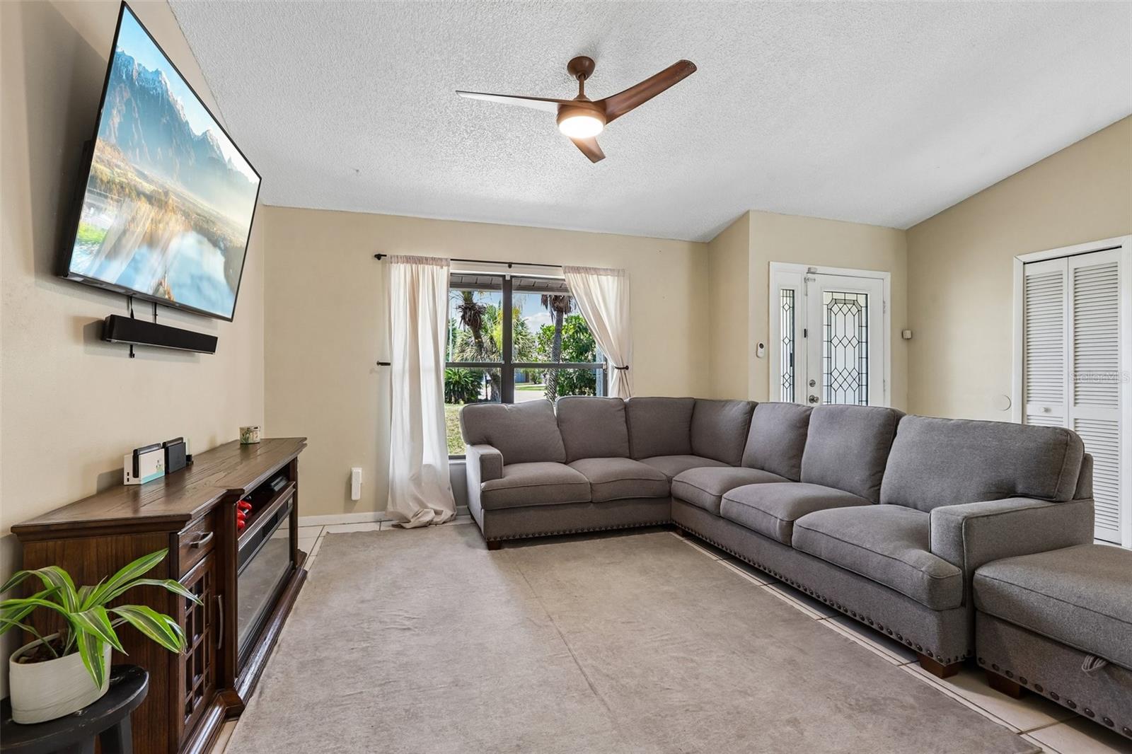 6805 LONGPOINTE WAY — photo 3