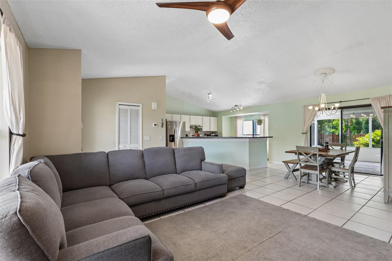 6805 LONGPOINTE WAY — photo 2