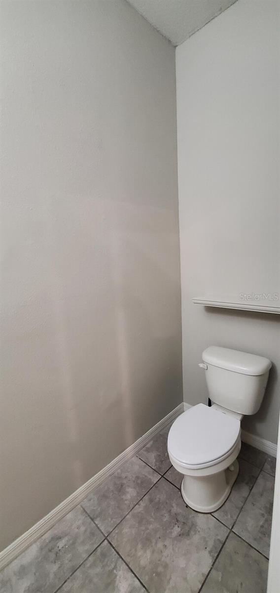 10422 LAKE MONTAUK DR — photo 14