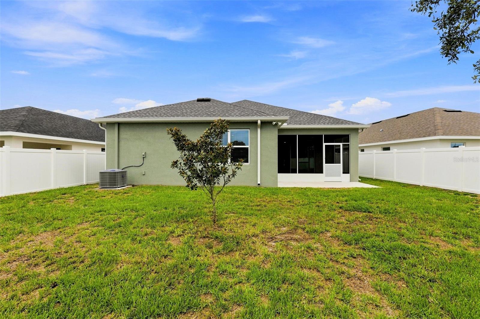 9401 HIGHLAND HILLS DR — photo 40