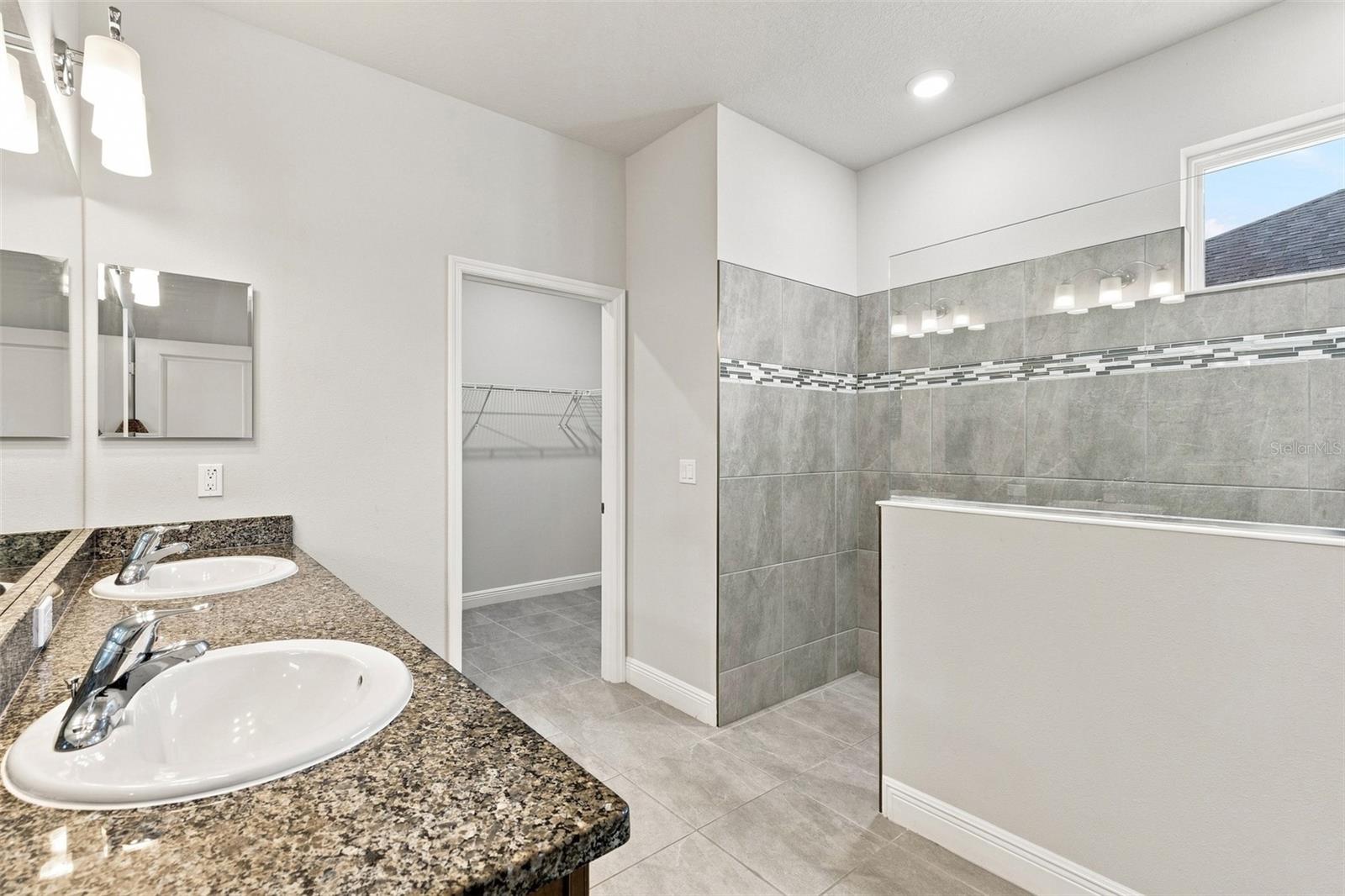 9401 HIGHLAND HILLS DR — photo 24