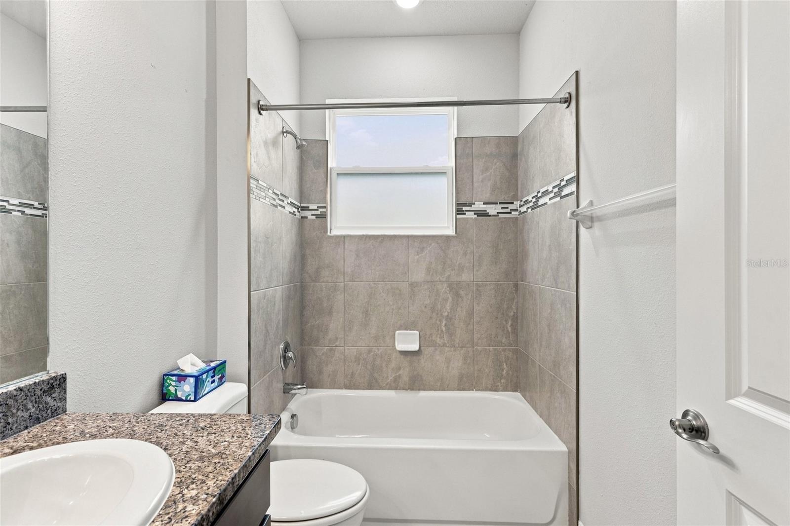 9401 HIGHLAND HILLS DR — photo 32