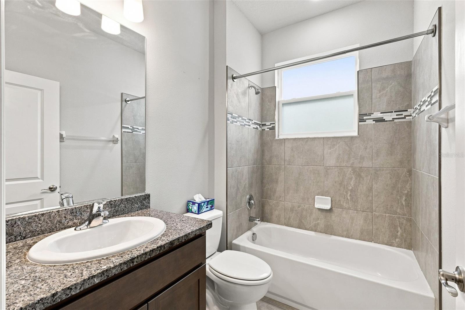 9401 HIGHLAND HILLS DR — photo 31