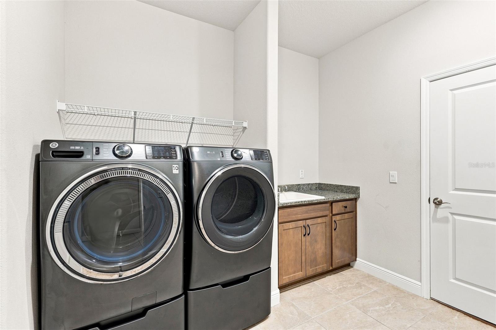 9401 HIGHLAND HILLS DR — photo 35