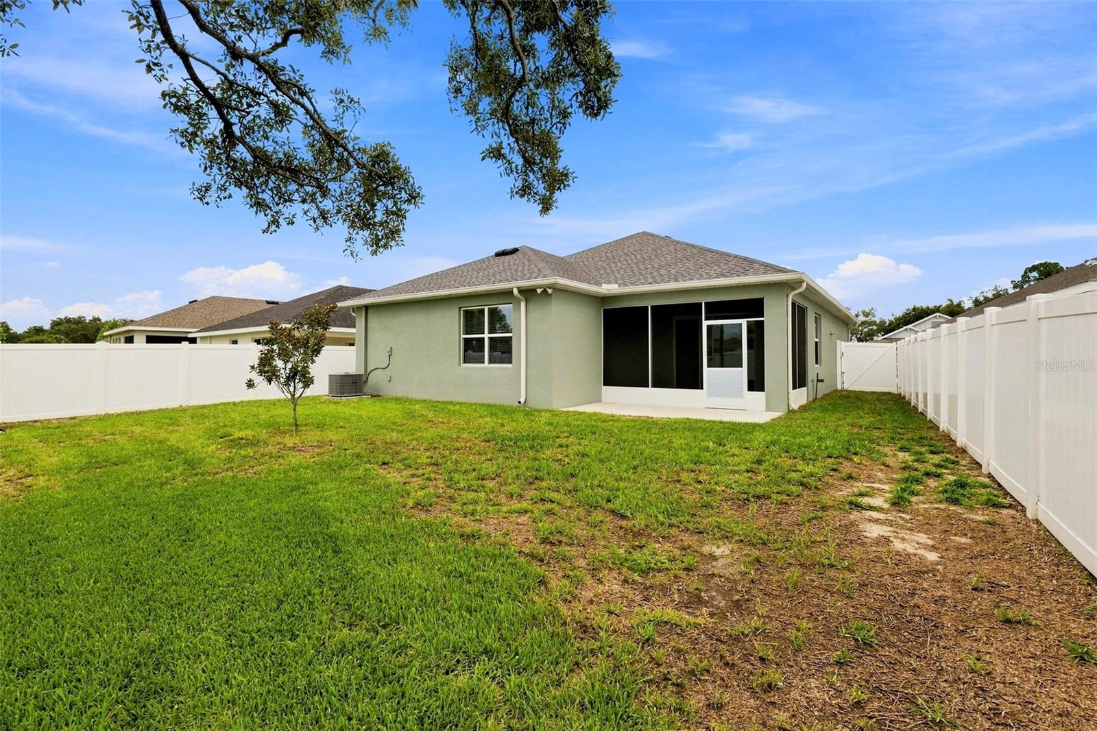 9401 HIGHLAND HILLS DR — photo 41