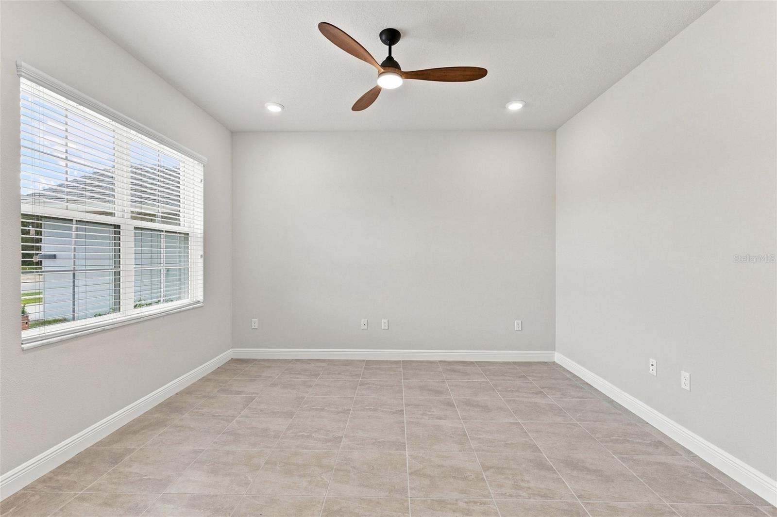 9401 HIGHLAND HILLS DR — photo 8