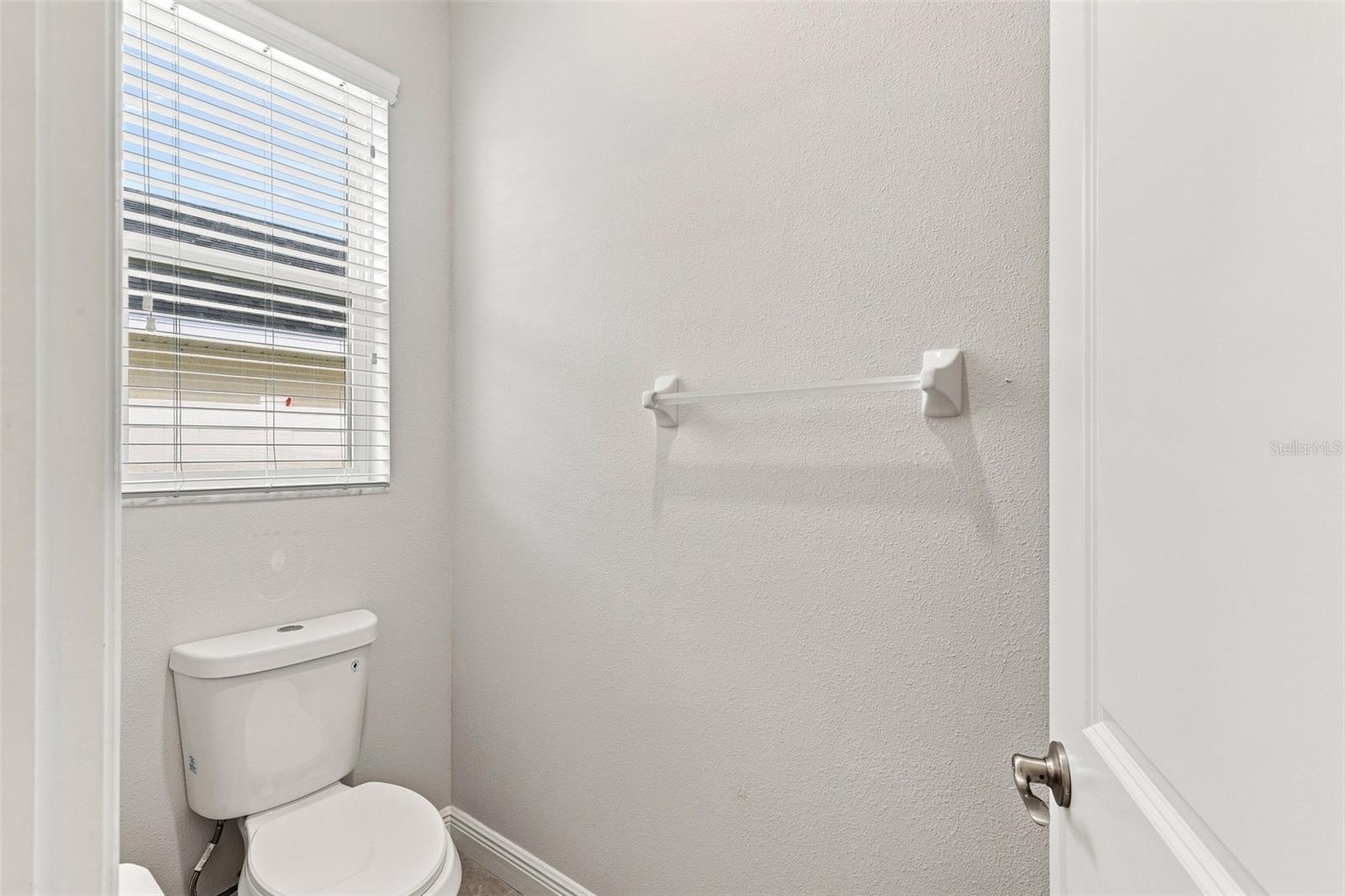 9401 HIGHLAND HILLS DR — photo 27