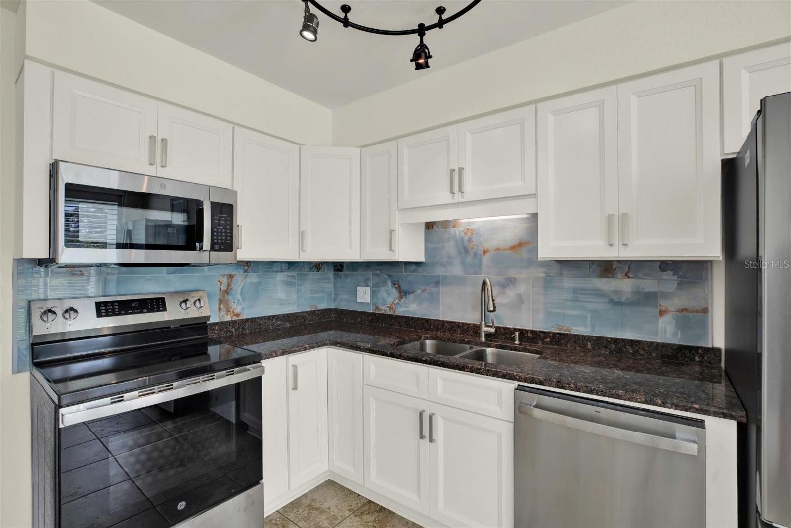 4715 BAY ST NE #126 — photo 3