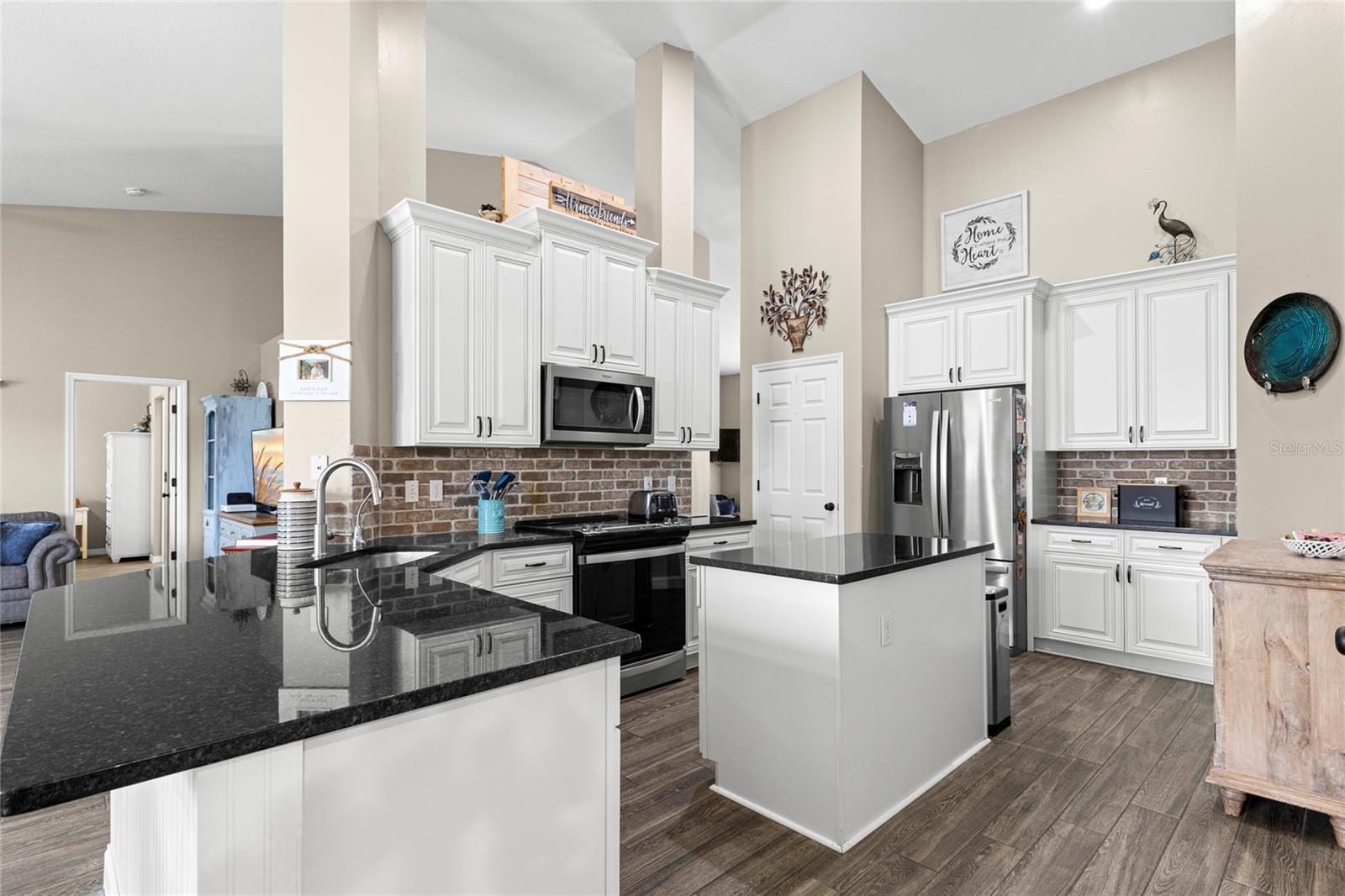 4038 LITHIA RIDGE BLVD — photo 3