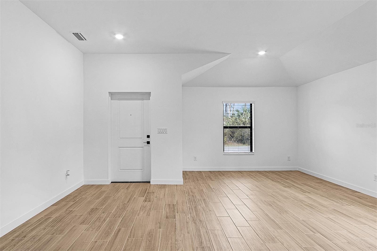 4081 LONGWELL LN — photo 4