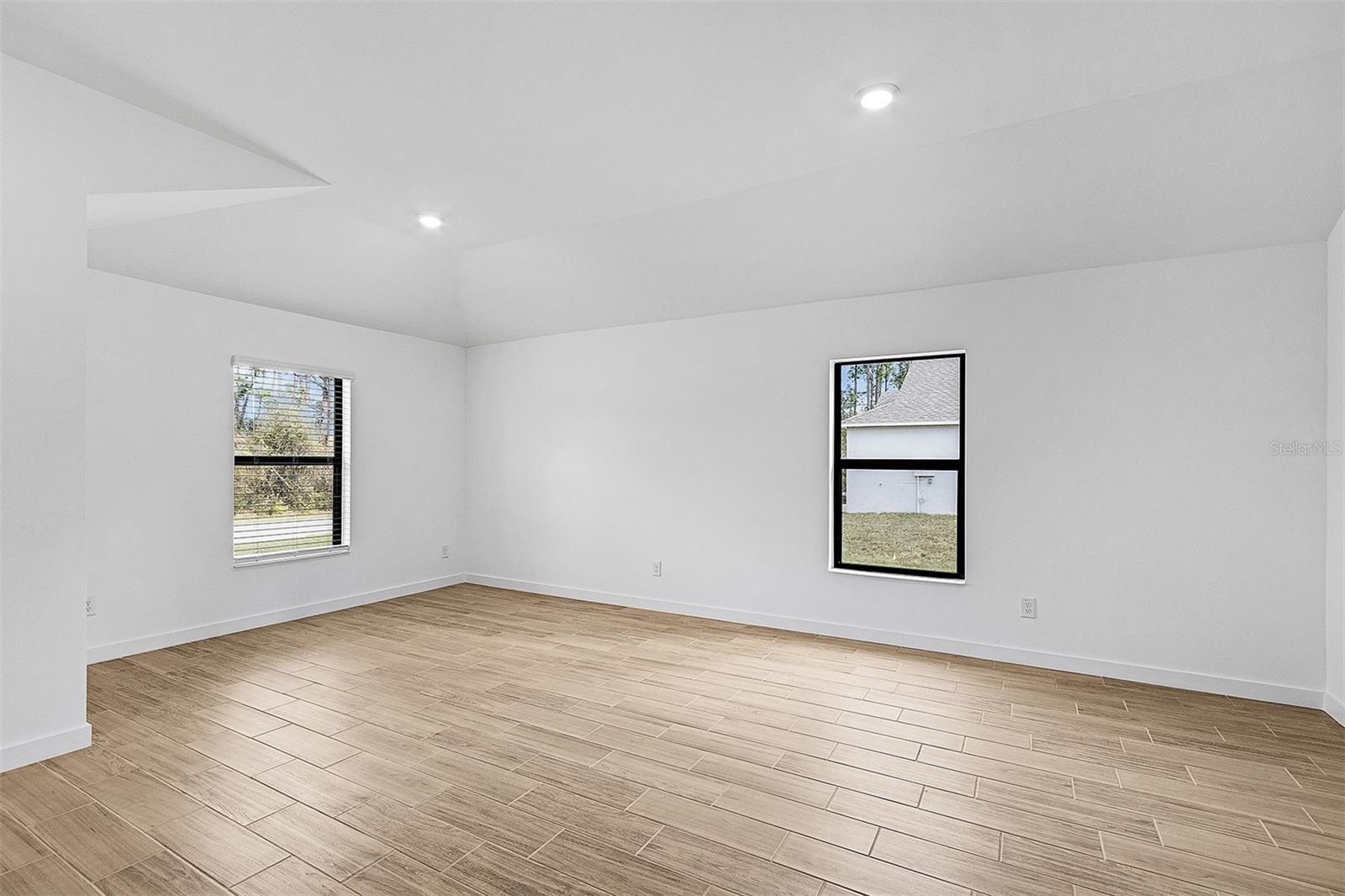 4081 LONGWELL LN — photo 5