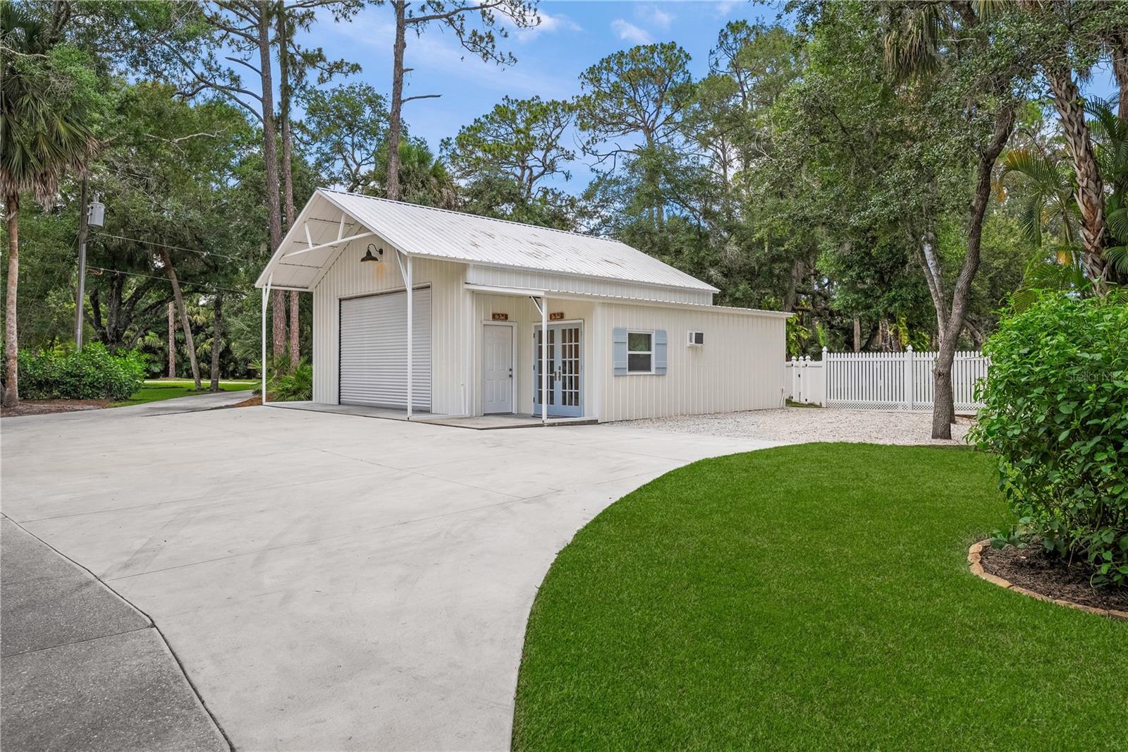 2810 SARASOTA GOLF CLUB BLVD — photo 17