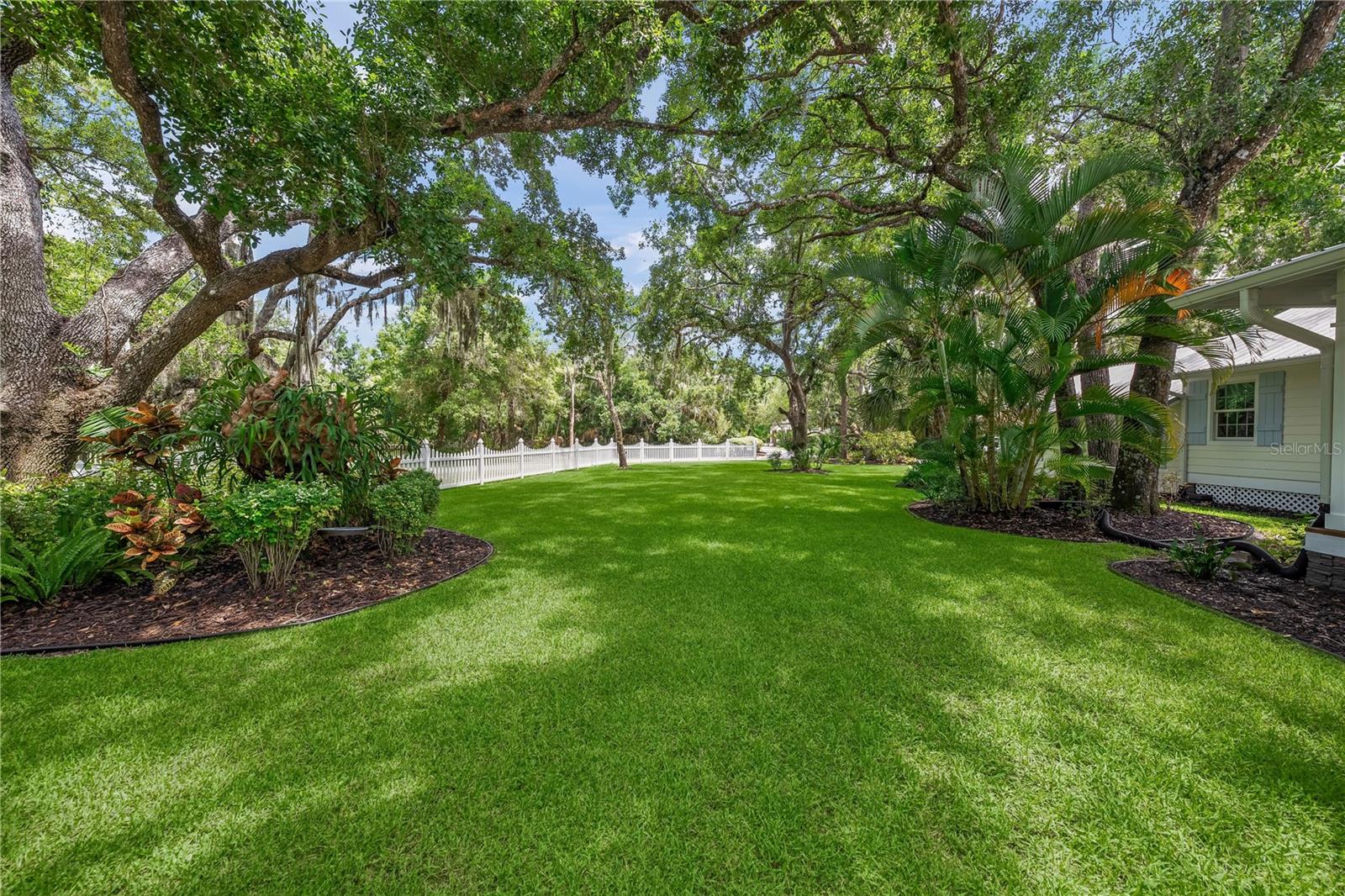 2810 SARASOTA GOLF CLUB BLVD — photo 7