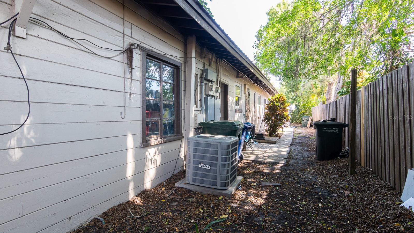 2110 PALM TER — photo 21