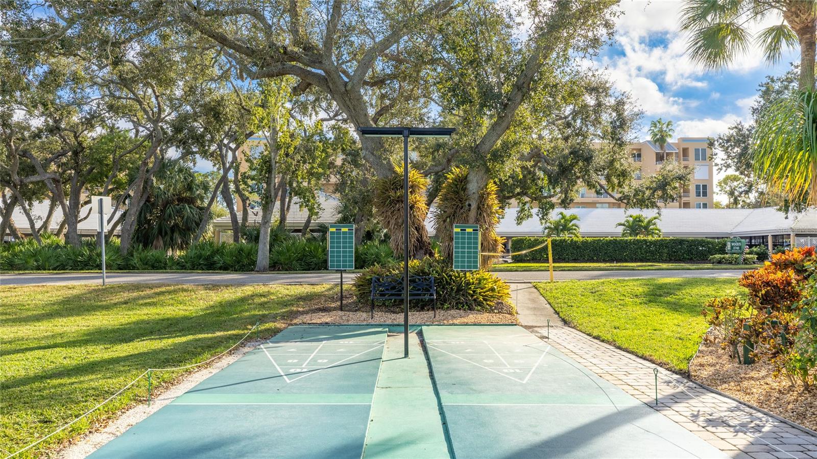 4550 PINEBROOK CIR #106 — photo 37