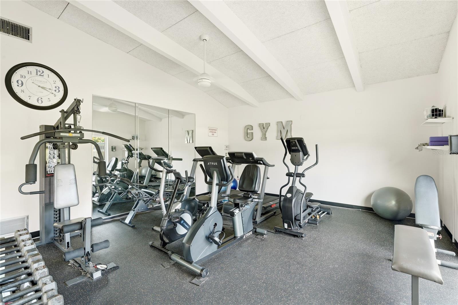 4550 PINEBROOK CIR #106 — photo 36