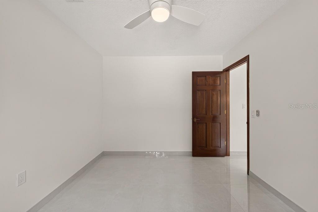 1007 LAKEWOOD DR — photo 31