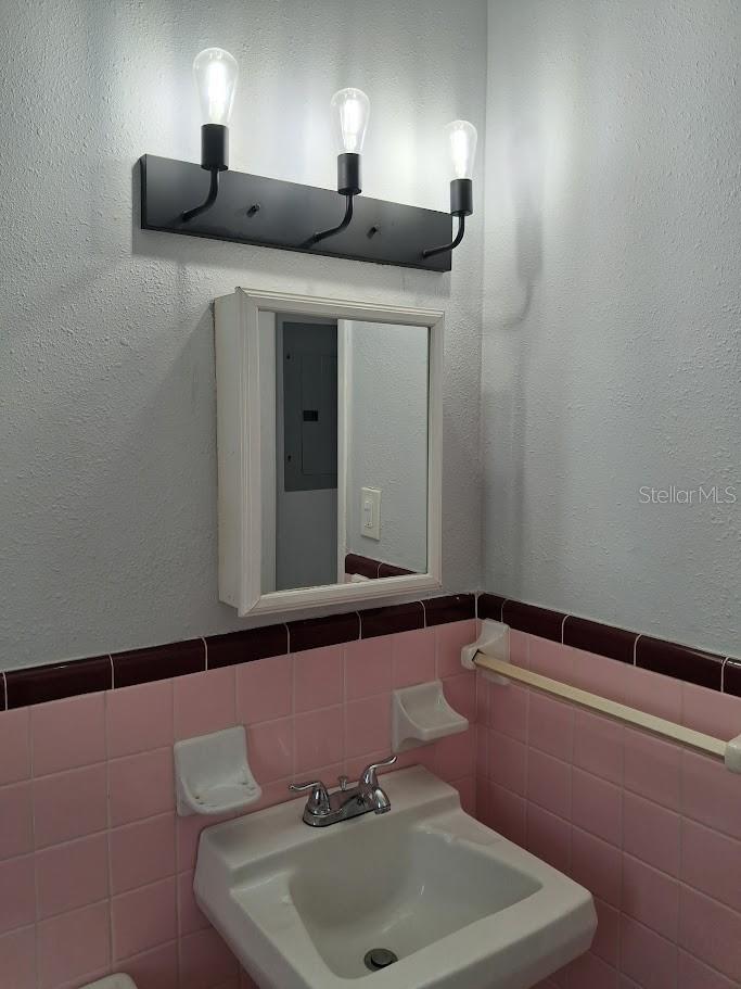 217 BANANA ST — photo 13
