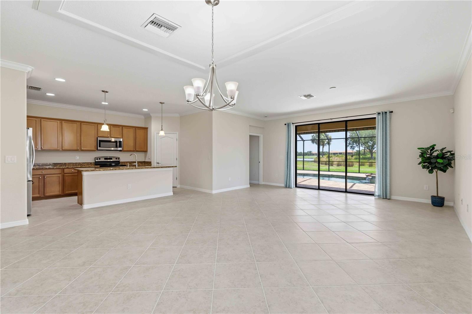 6907 QUIET CREEK DR — photo 10