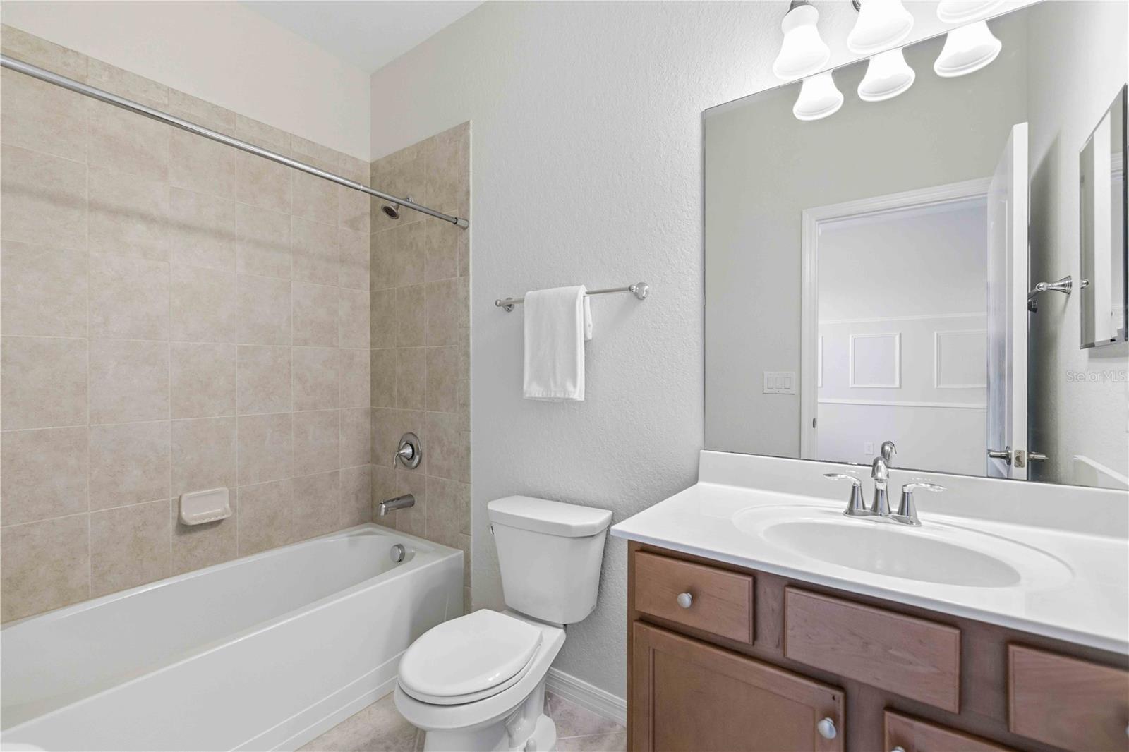6907 QUIET CREEK DR — photo 29