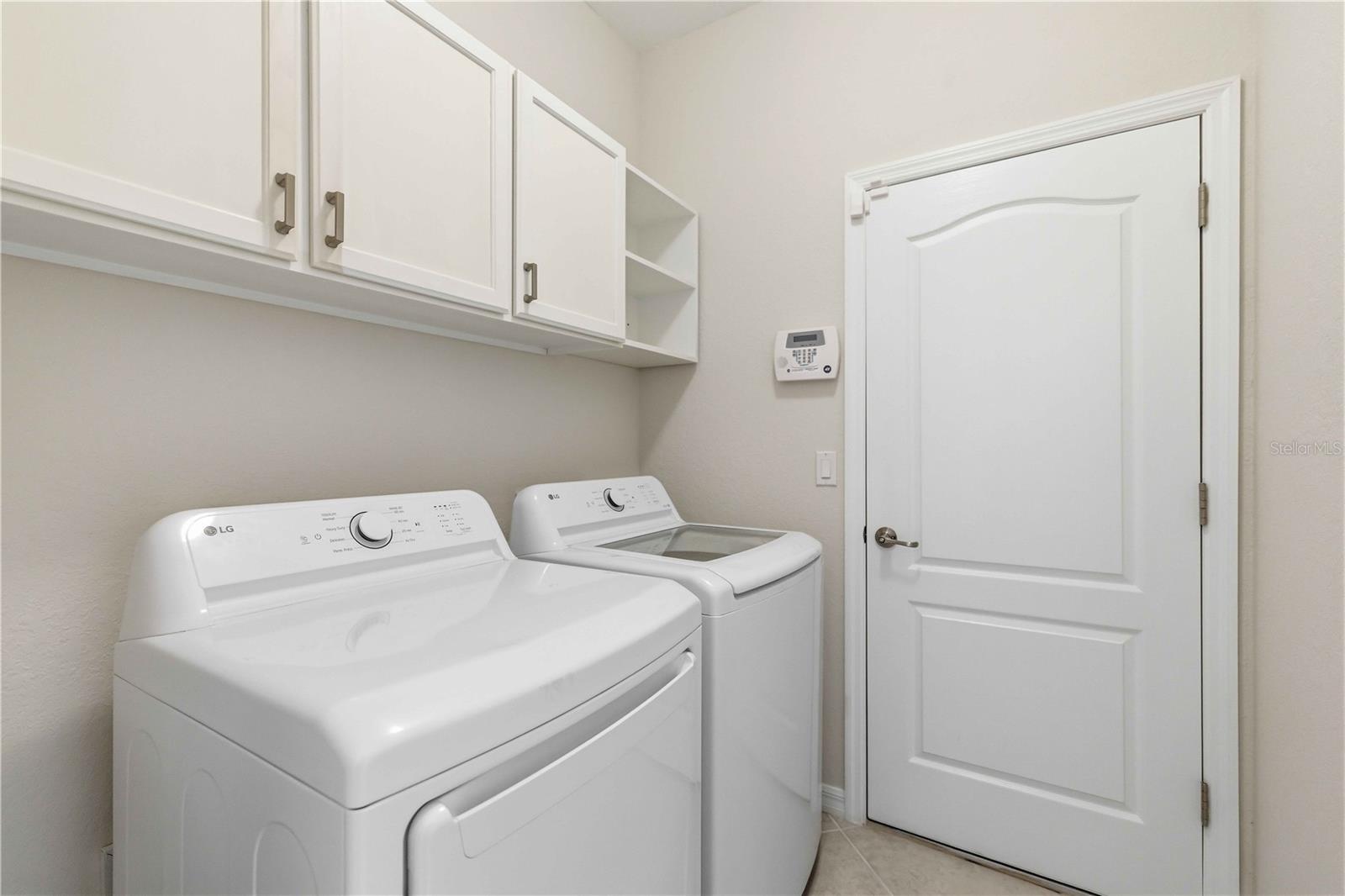 6907 QUIET CREEK DR — photo 34