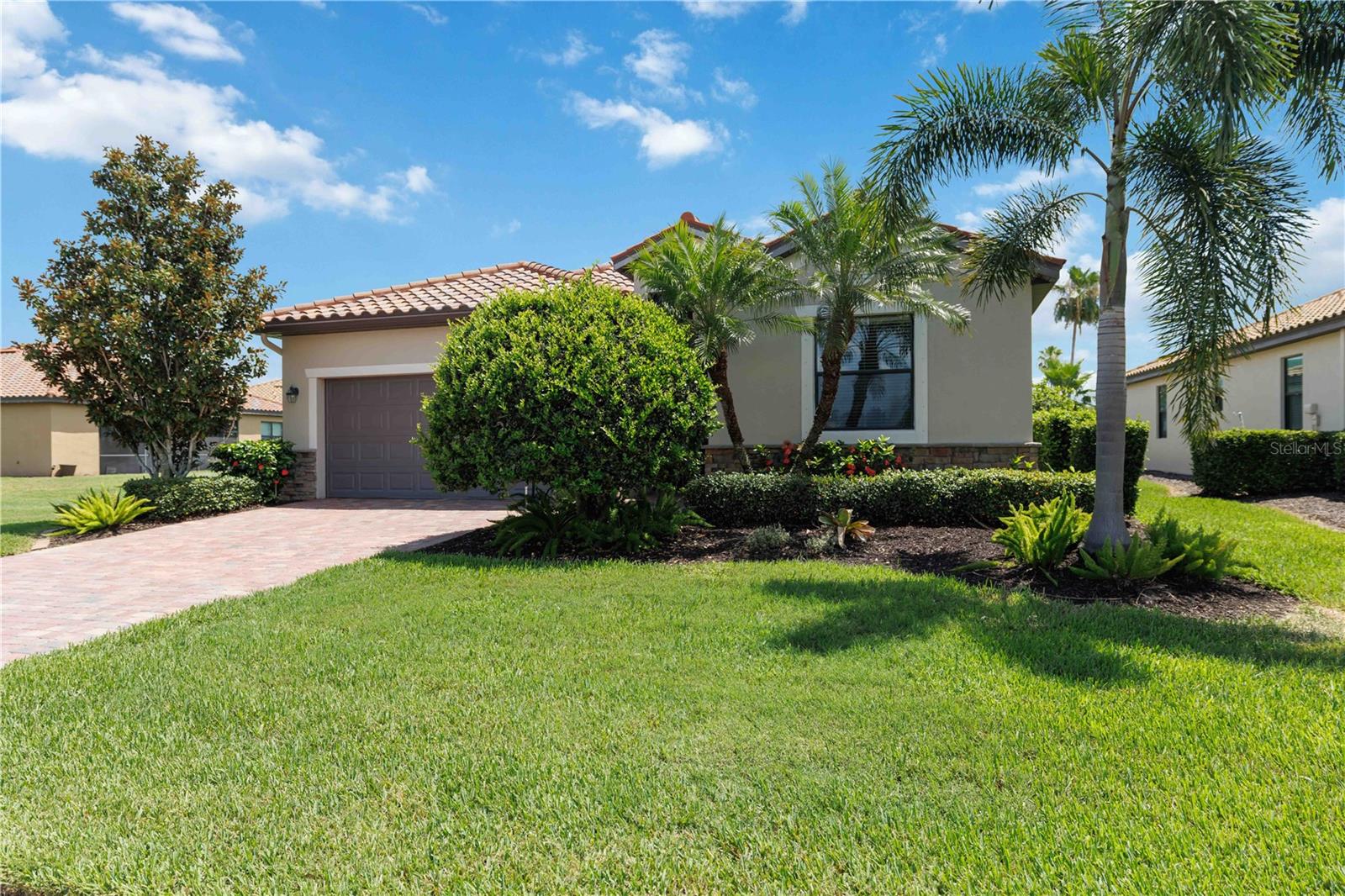 6907 QUIET CREEK DR — photo 4