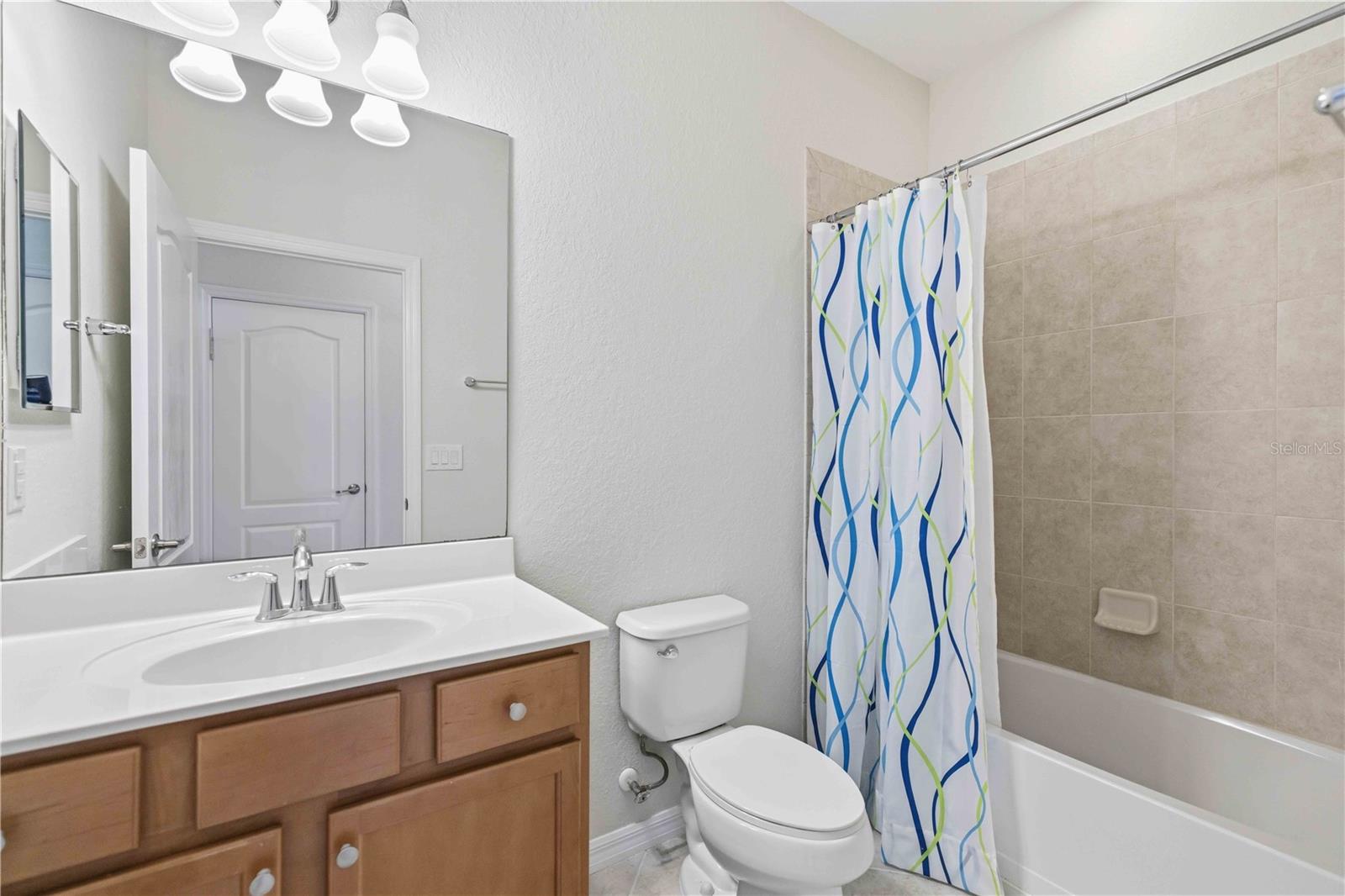6907 QUIET CREEK DR — photo 33