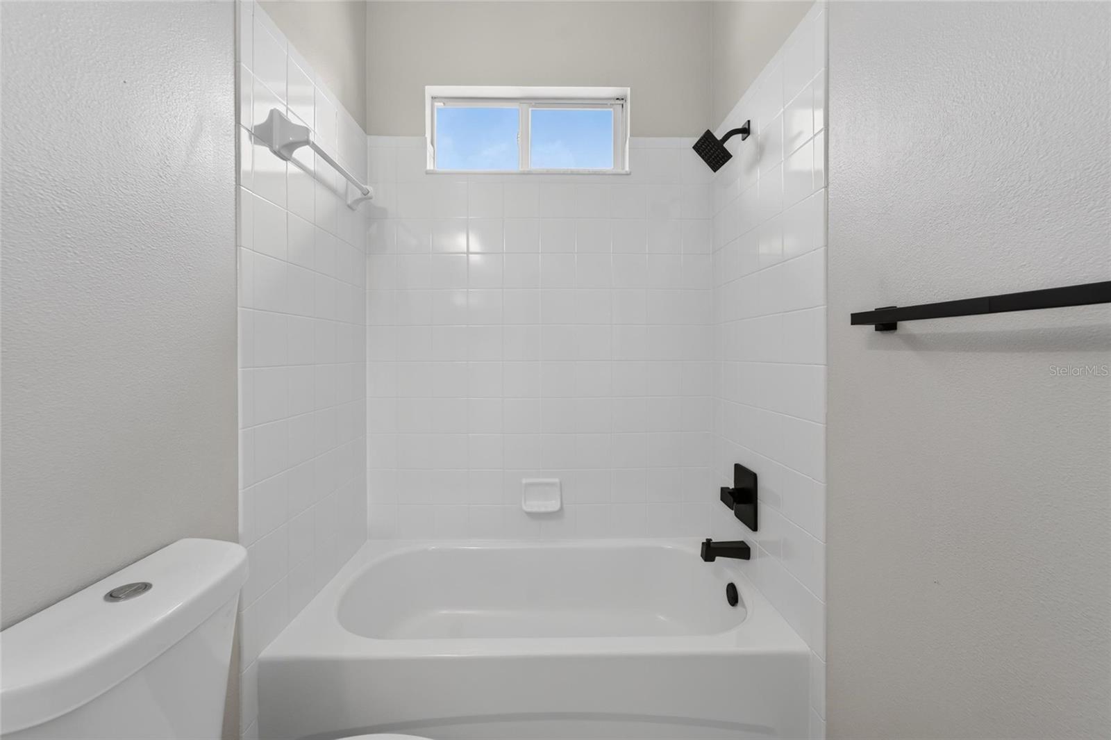 21744 WAVERLY SHORES LN — photo 27