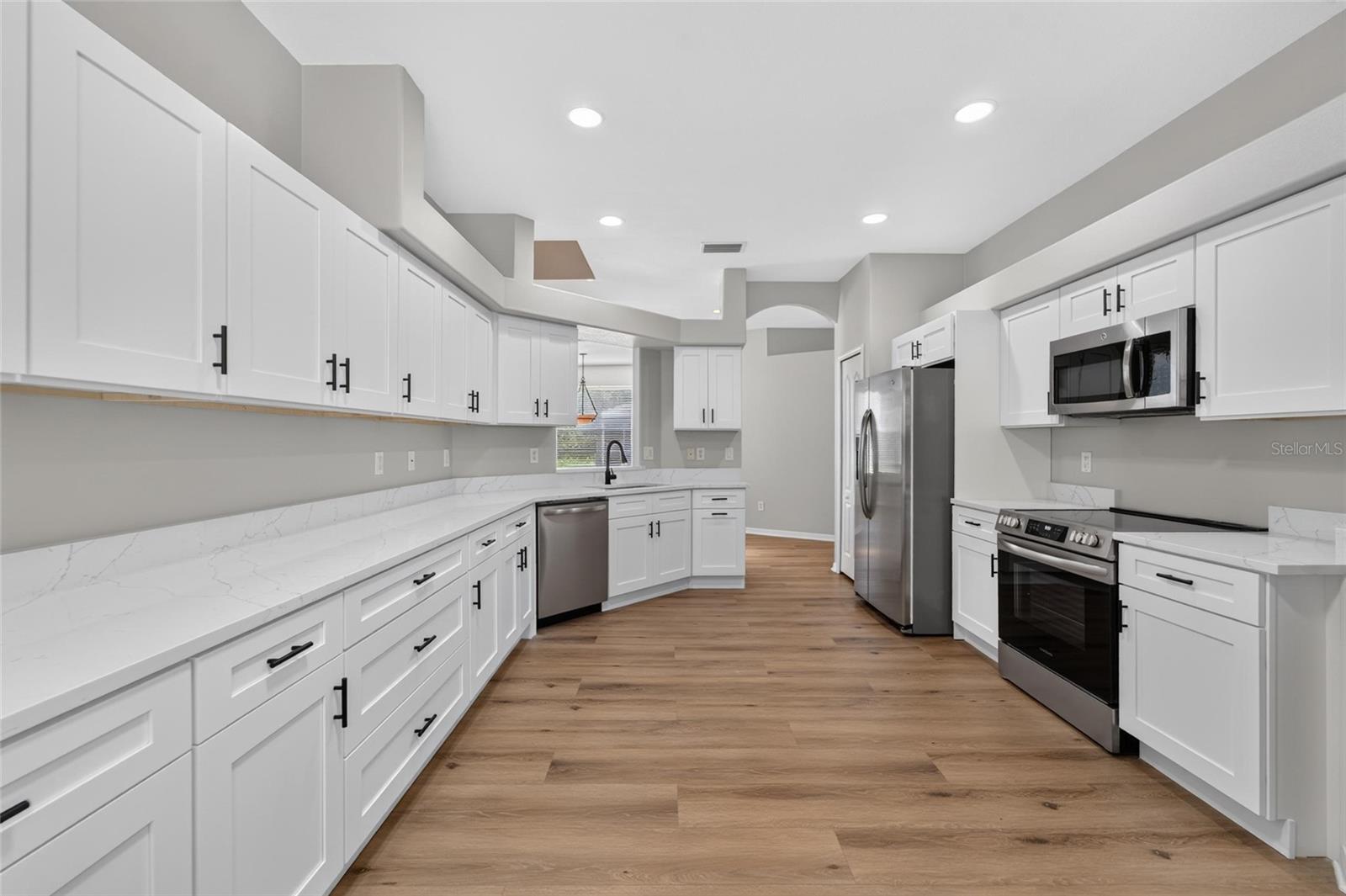 21744 WAVERLY SHORES LN — photo 3