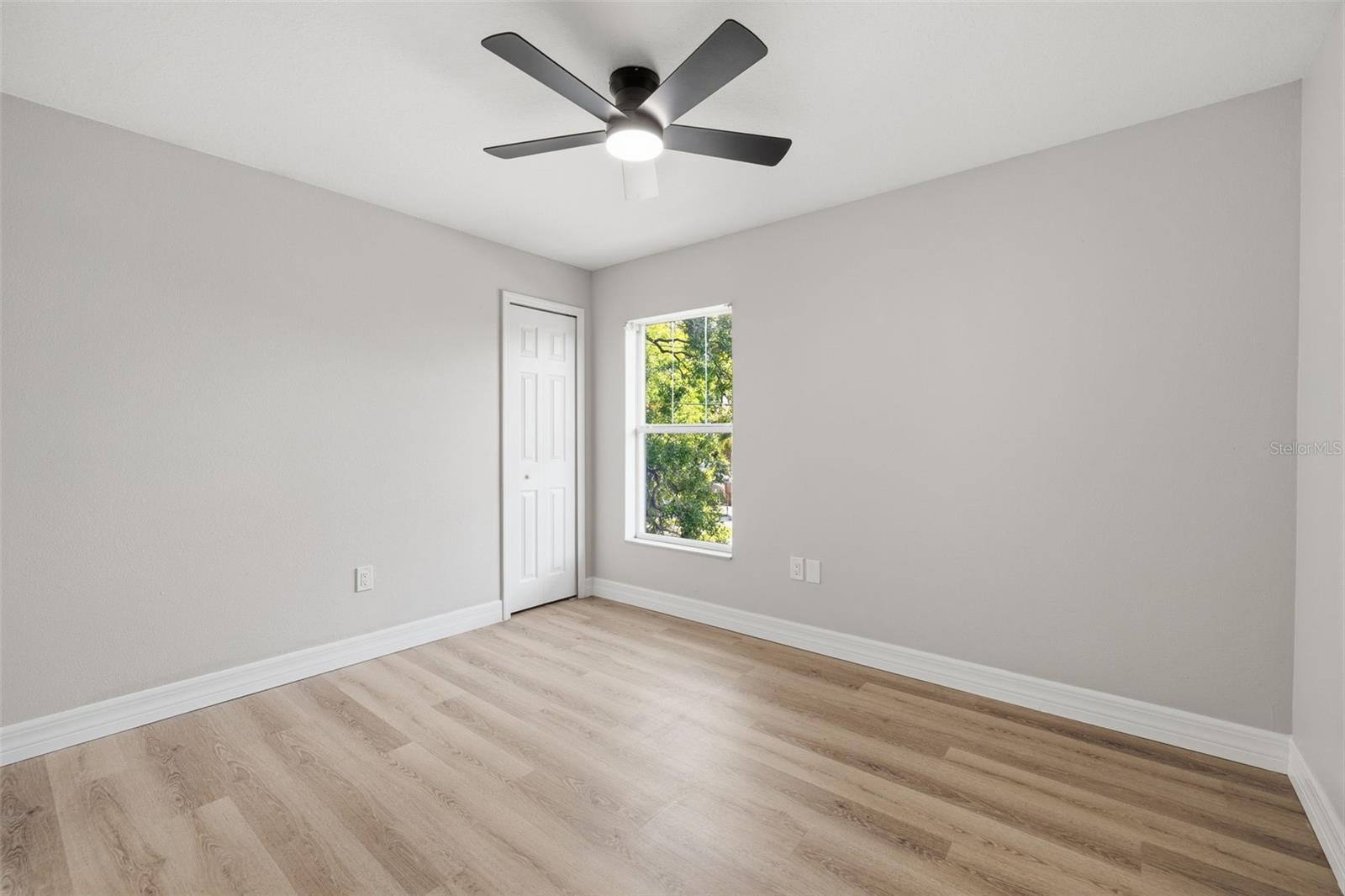 319 E HANLON ST — photo 17