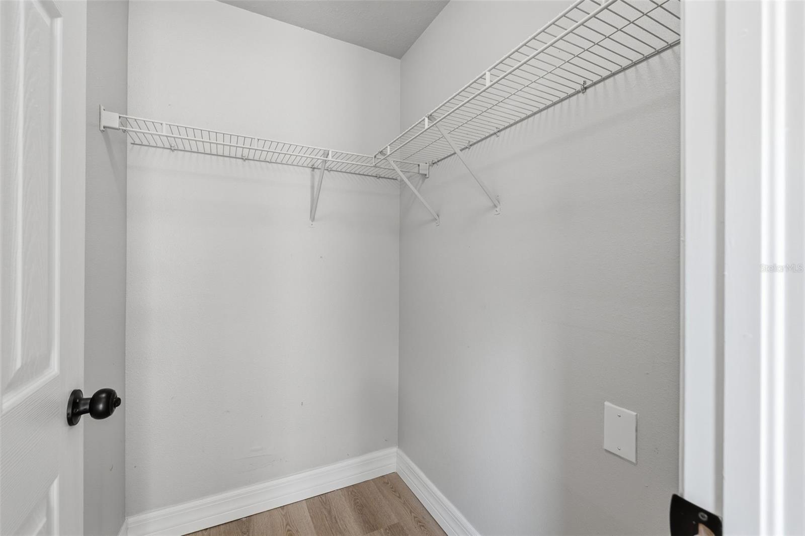 319 E HANLON ST — photo 14