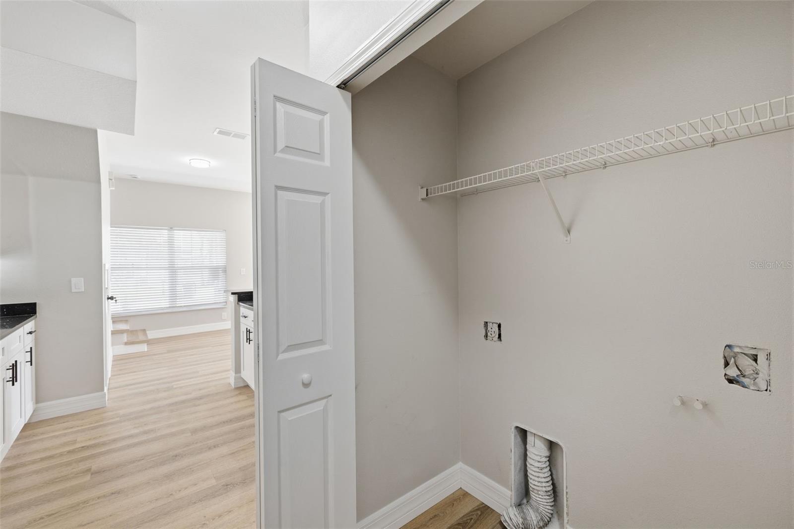 319 E HANLON ST — photo 20
