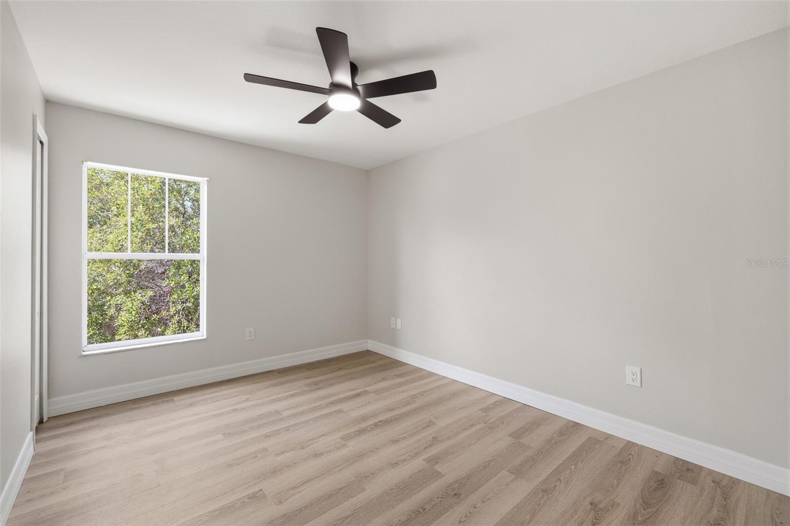 319 E HANLON ST — photo 15