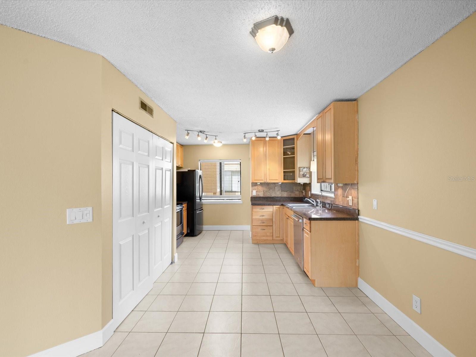 1550 S BELCHER RD #421 — photo 4