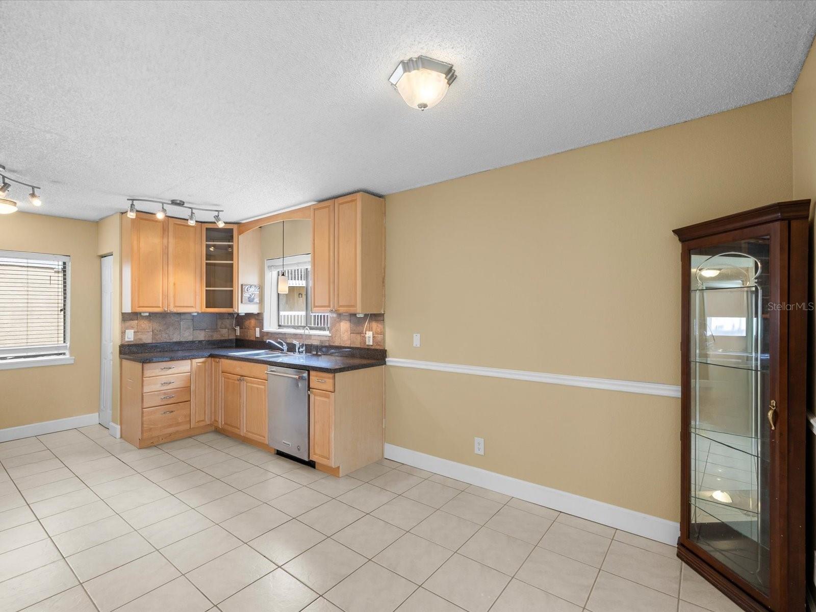 1550 S BELCHER RD #421 — photo 5