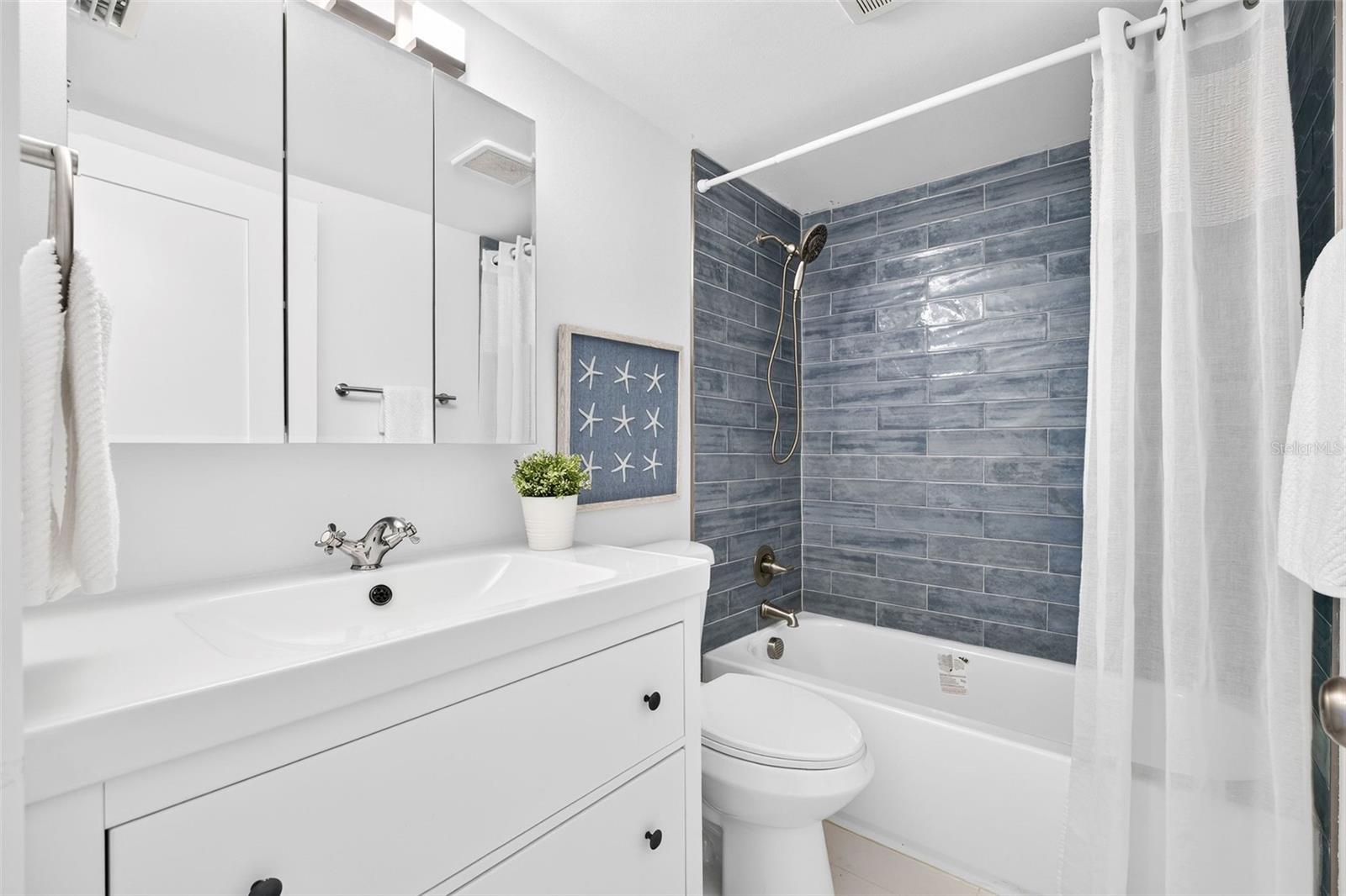 2 CAUSEWAY BLVD #102 — photo 8