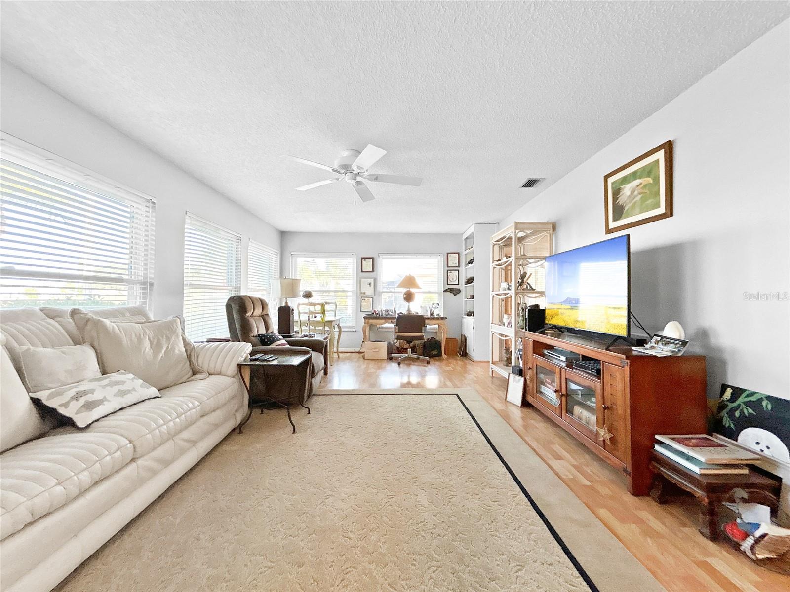 703 OJAI AVE — photo 10