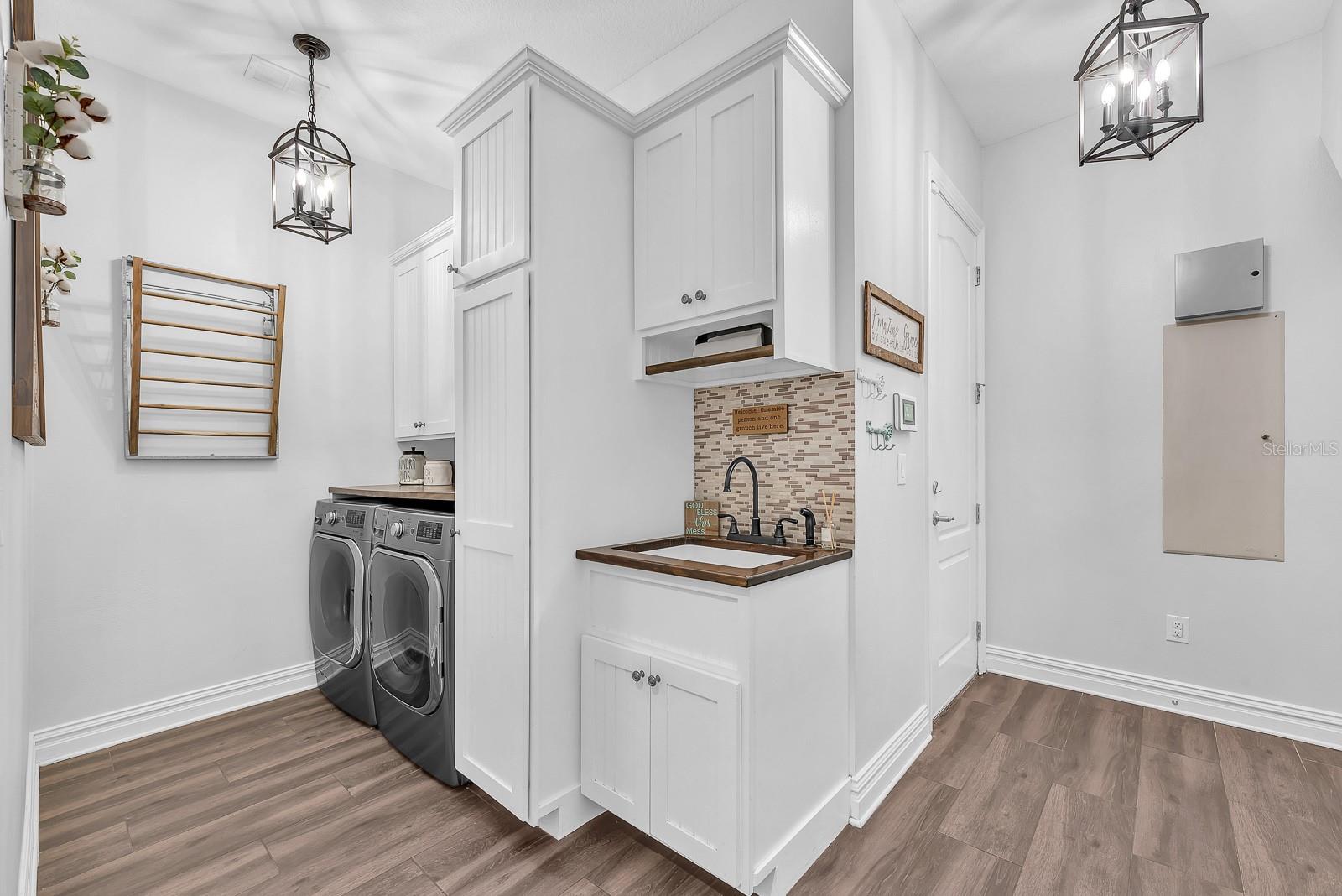 5202 ALAFIA FALLS DR — photo 33
