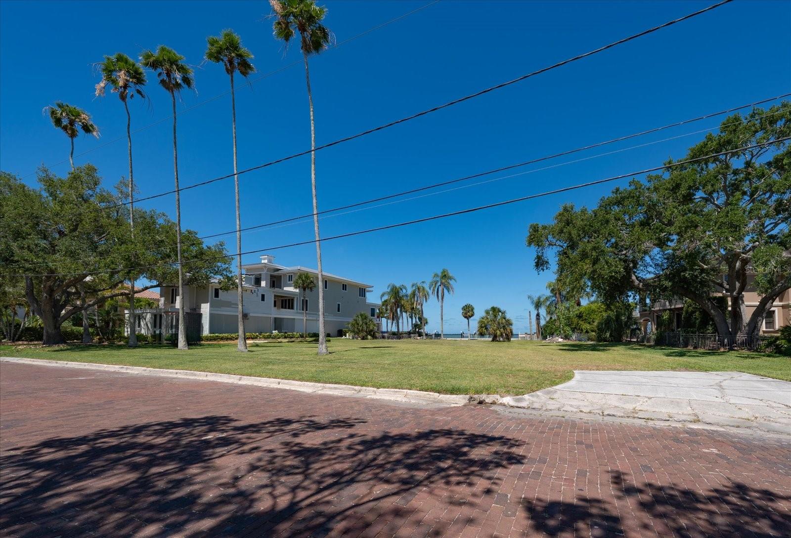 1768 SANTA BARBARA DR — photo 12