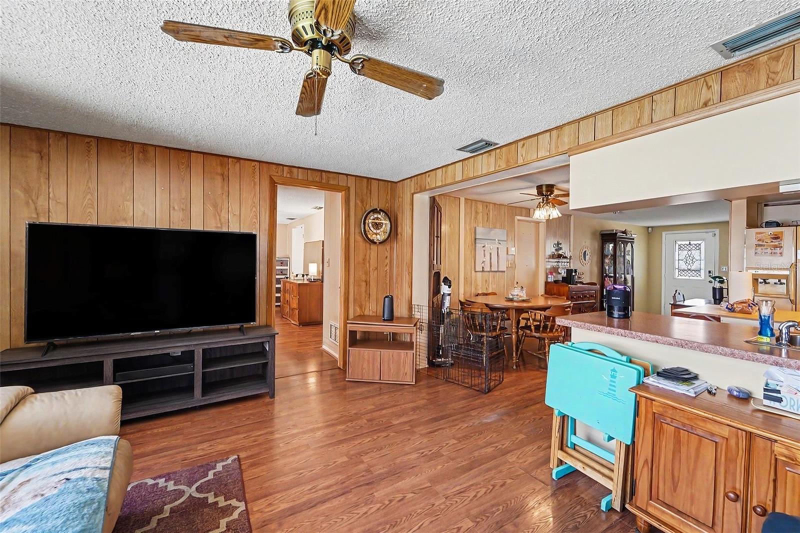 7015 MORAVIAN DR — photo 12