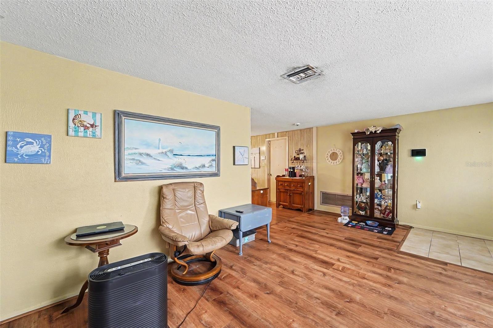 7015 MORAVIAN DR — photo 5